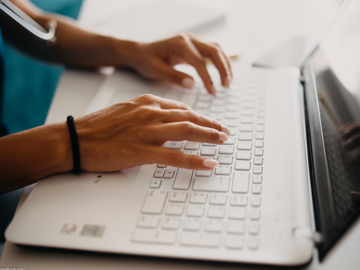 إعلان تجريبي ستاندات 09