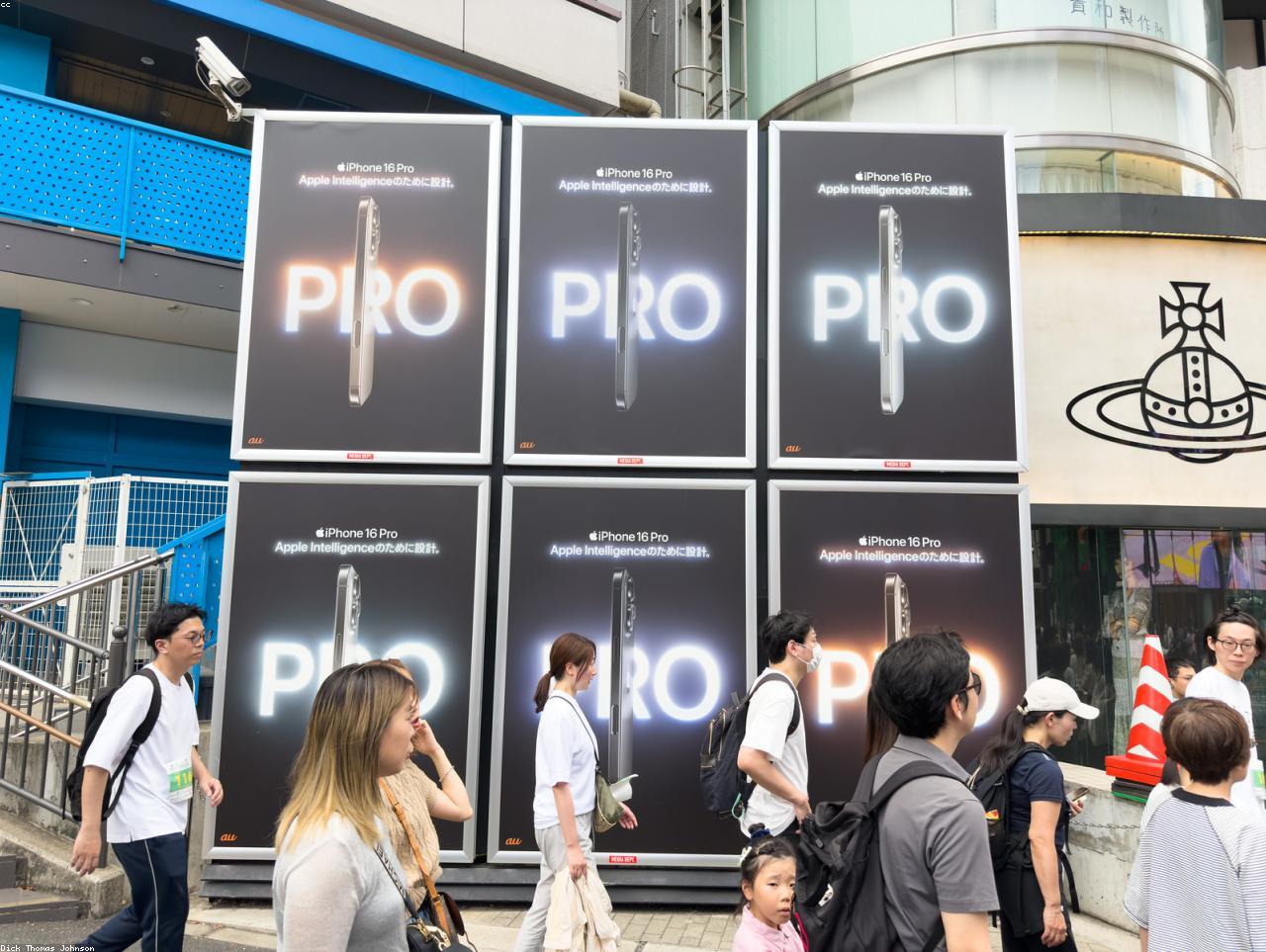 إعلان تجريبي شواحن هاتف للسيارة 03